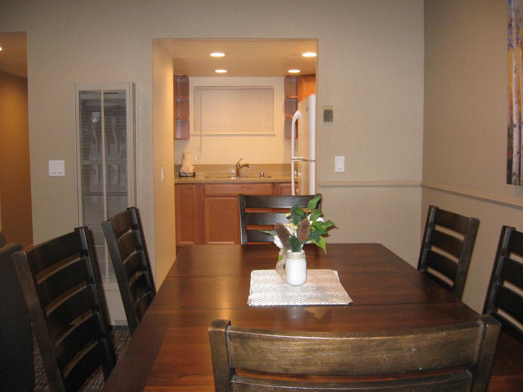 Beachcomber Inn サウス・レイクタホ 部屋 写真